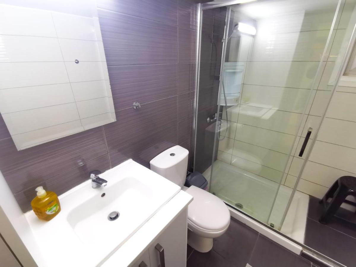 Beach-A-Holic Apartment, 2 Min Distance From Larnaca Marina Экстерьер фото